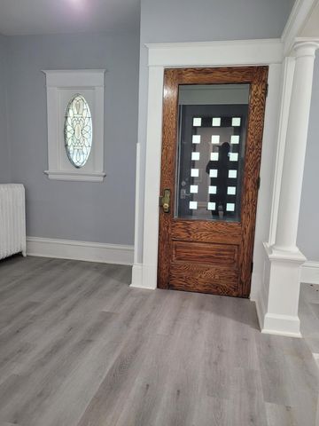 1123 Edgerton Street, Saint Paul, MN 55130