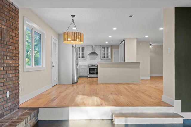 25 Holiday Lane, Chattanooga, TN 37415