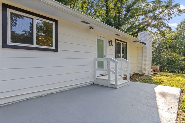 25 Holiday Lane, Chattanooga, TN 37415