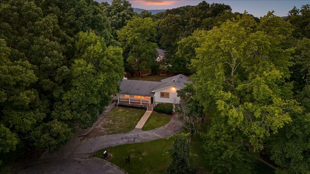 25 Holiday Lane, Chattanooga, TN 37415