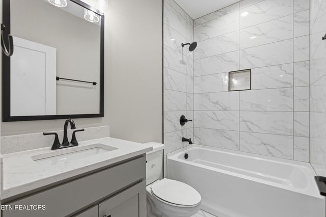 1816 Melton Meadows Drive, Maryville, TN 37803