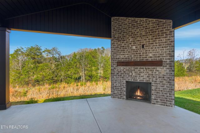 1816 Melton Meadows Drive, Maryville, TN 37803