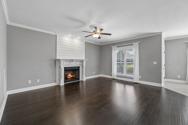 1045 Black Gum Ln, Clarksville, TN 37043