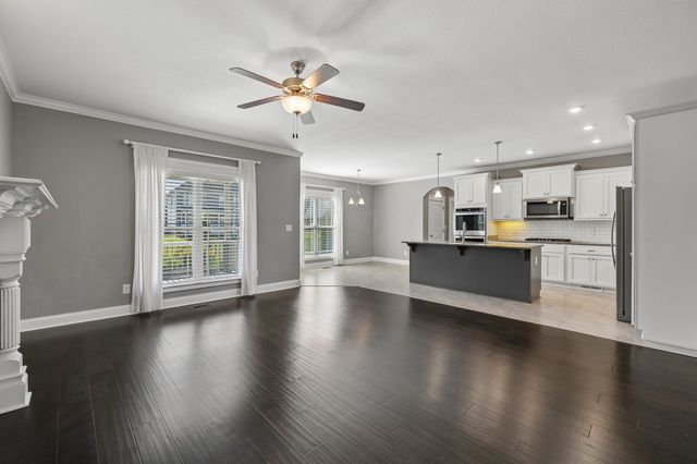 1045 Black Gum Ln, Clarksville, TN 37043