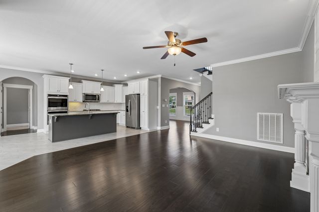 1045 Black Gum Ln, Clarksville, TN 37043