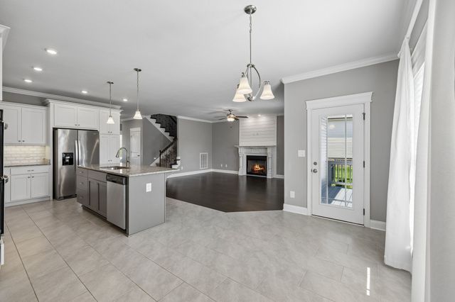 1045 Black Gum Ln, Clarksville, TN 37043