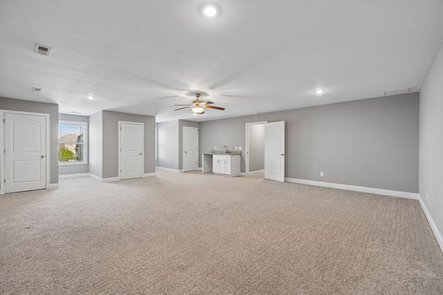 1045 Black Gum Ln, Clarksville, TN 37043