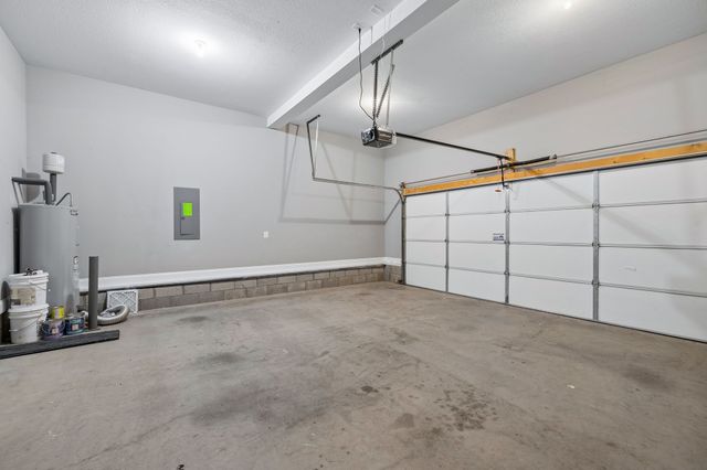 1045 Black Gum Ln, Clarksville, TN 37043