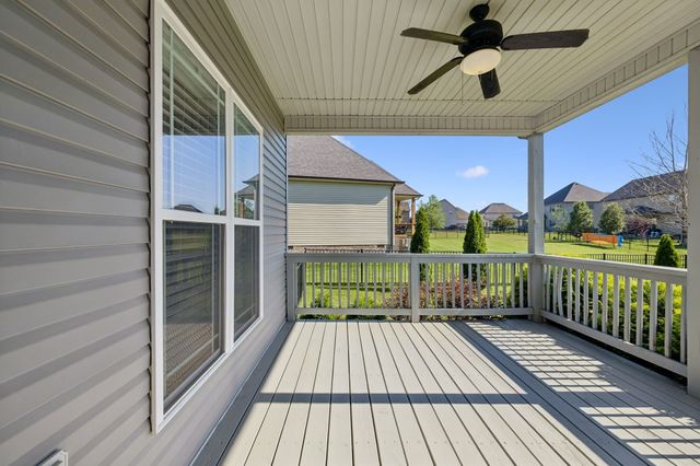 1045 Black Gum Ln, Clarksville, TN 37043