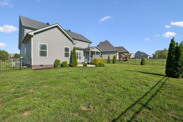 1045 Black Gum Ln, Clarksville, TN 37043