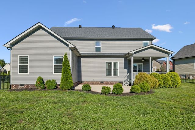 1045 Black Gum Ln, Clarksville, TN 37043