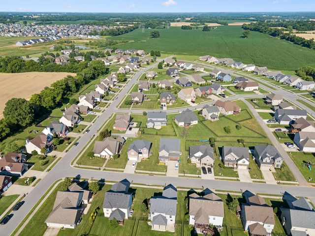 1045 Black Gum Ln, Clarksville, TN 37043
