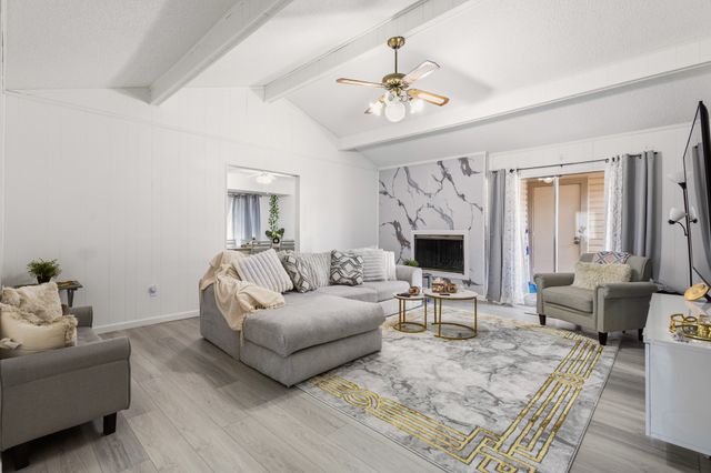 2011 Bay Oaks Drive, Arlington, TX 76012