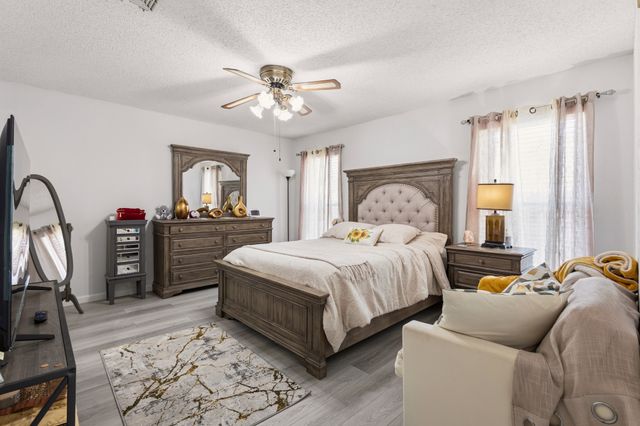 2011 Bay Oaks Drive, Arlington, TX 76012