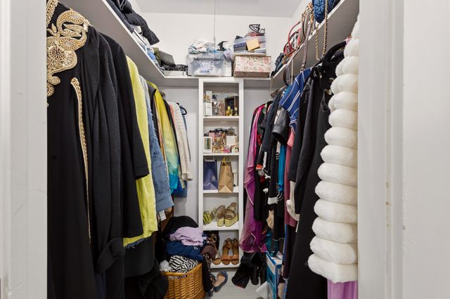 2011 Bay Oaks Drive, Arlington, TX 76012