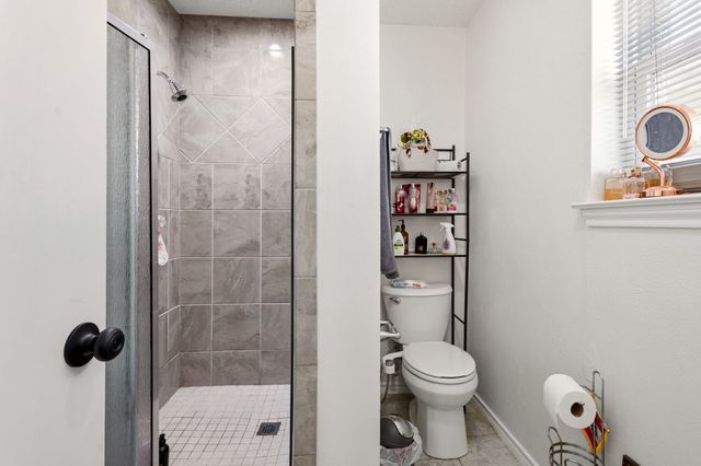 2011 Bay Oaks Drive, Arlington, TX 76012