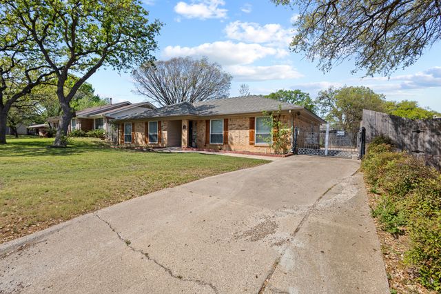 2011 Bay Oaks Drive, Arlington, TX 76012