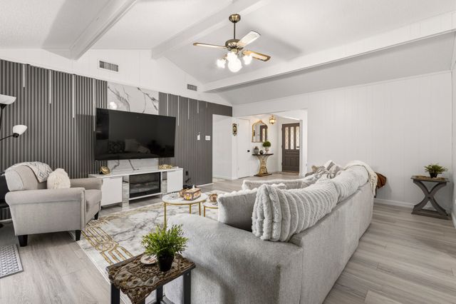 2011 Bay Oaks Drive, Arlington, TX 76012