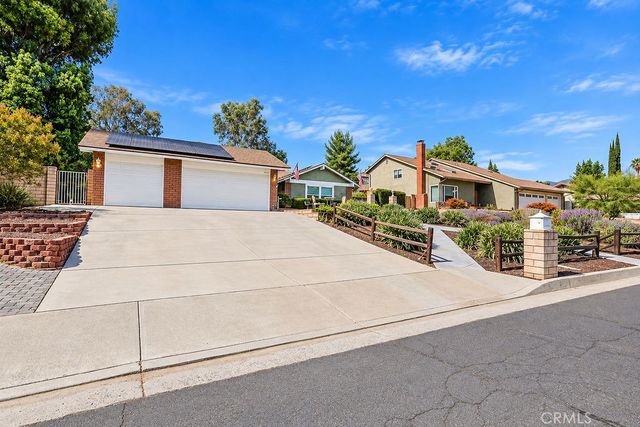 31831 Saint Pierre Lane, Lake Elsinore, CA 92530