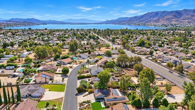 31831 Saint Pierre Lane, Lake Elsinore, CA 92530