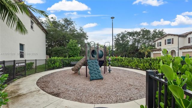 5544 NW 27th Pl, Lauderhill, FL 33313