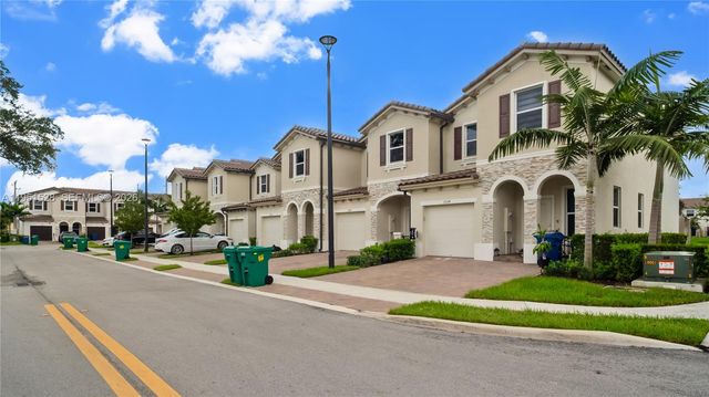 5544 NW 27th Pl, Lauderhill, FL 33313