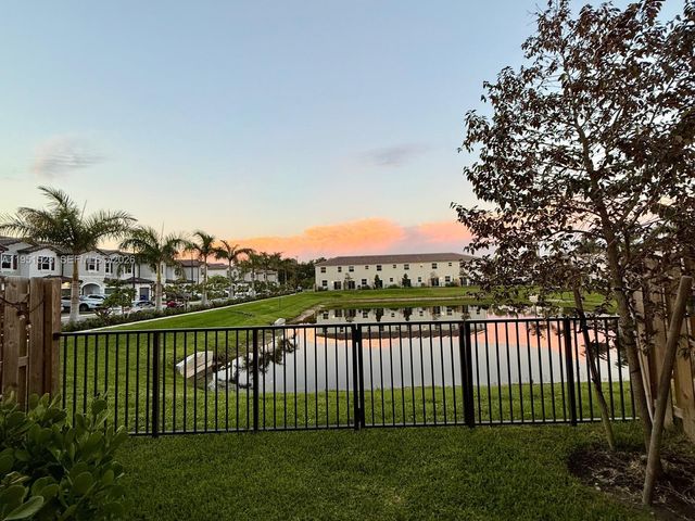 5544 NW 27th Pl, Lauderhill, FL 33313