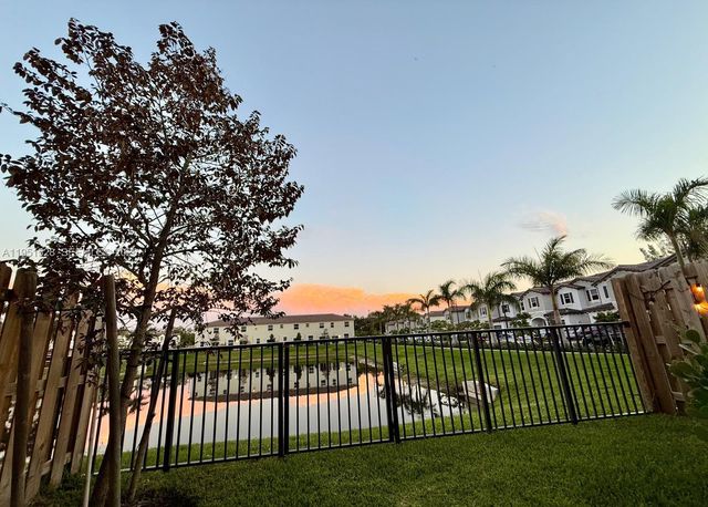 5544 NW 27th Pl, Lauderhill, FL 33313