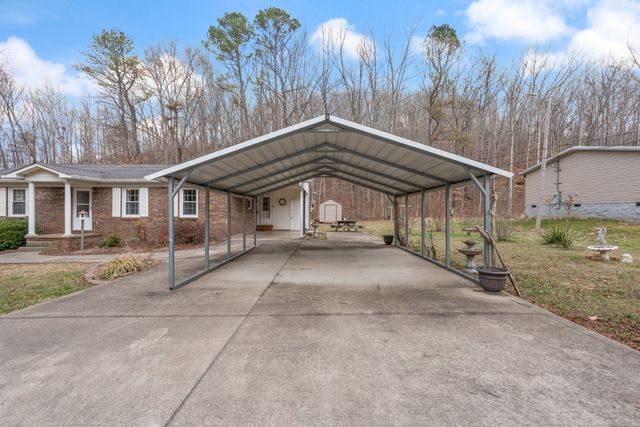 111 Curtis Dr, Waverly, TN 37185