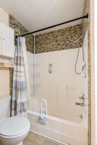 111 Curtis Dr, Waverly, TN 37185