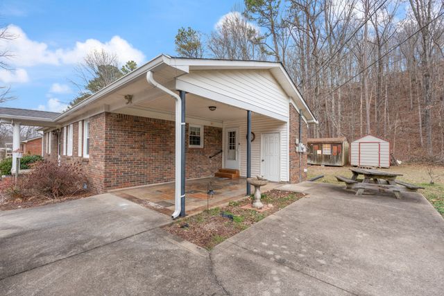 111 Curtis Dr, Waverly, TN 37185