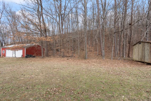 111 Curtis Dr, Waverly, TN 37185