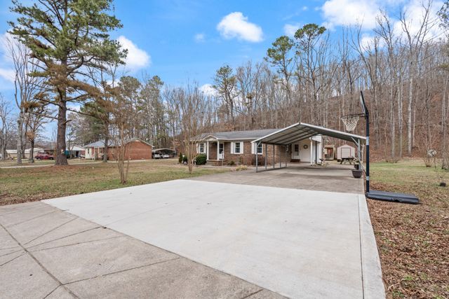 111 Curtis Dr, Waverly, TN 37185