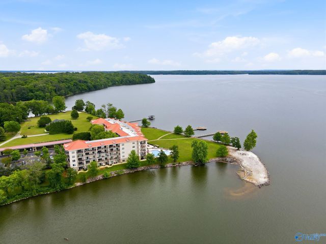 12100 Two Rivers Drive B2-2, Athens, AL 35611