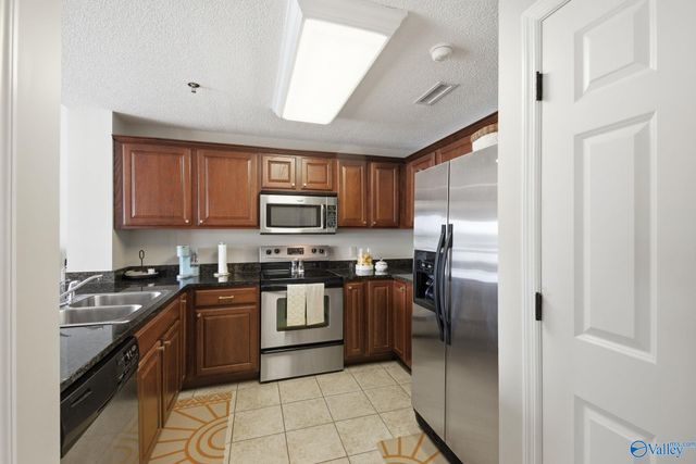 12100 Two Rivers Drive B2-2, Athens, AL 35611