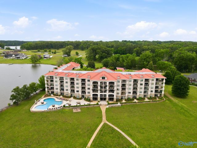 12100 Two Rivers Drive B2-2, Athens, AL 35611