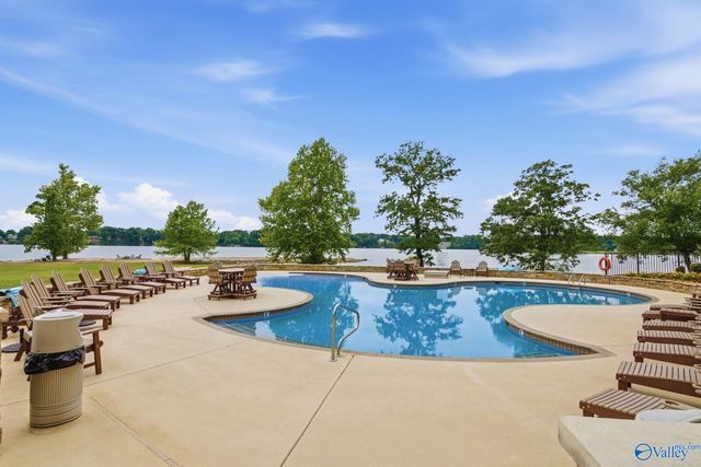 12100 Two Rivers Drive B2-2, Athens, AL 35611