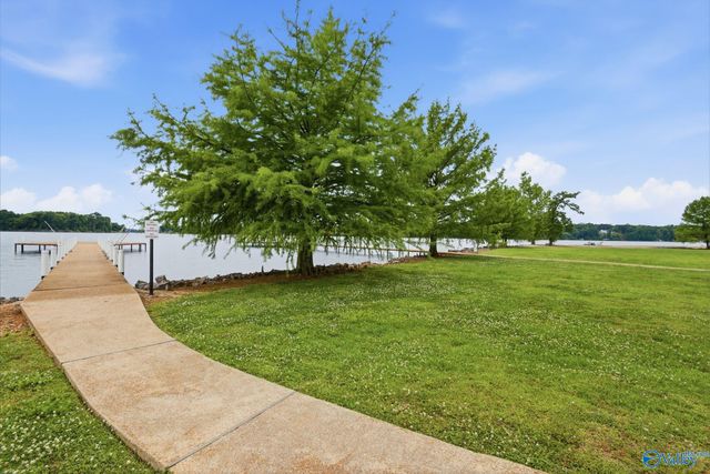 12100 Two Rivers Drive B2-2, Athens, AL 35611