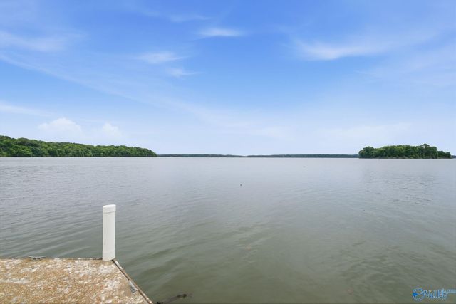 12100 Two Rivers Drive B2-2, Athens, AL 35611