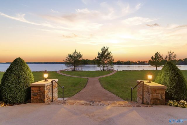 12100 Two Rivers Drive B2-2, Athens, AL 35611