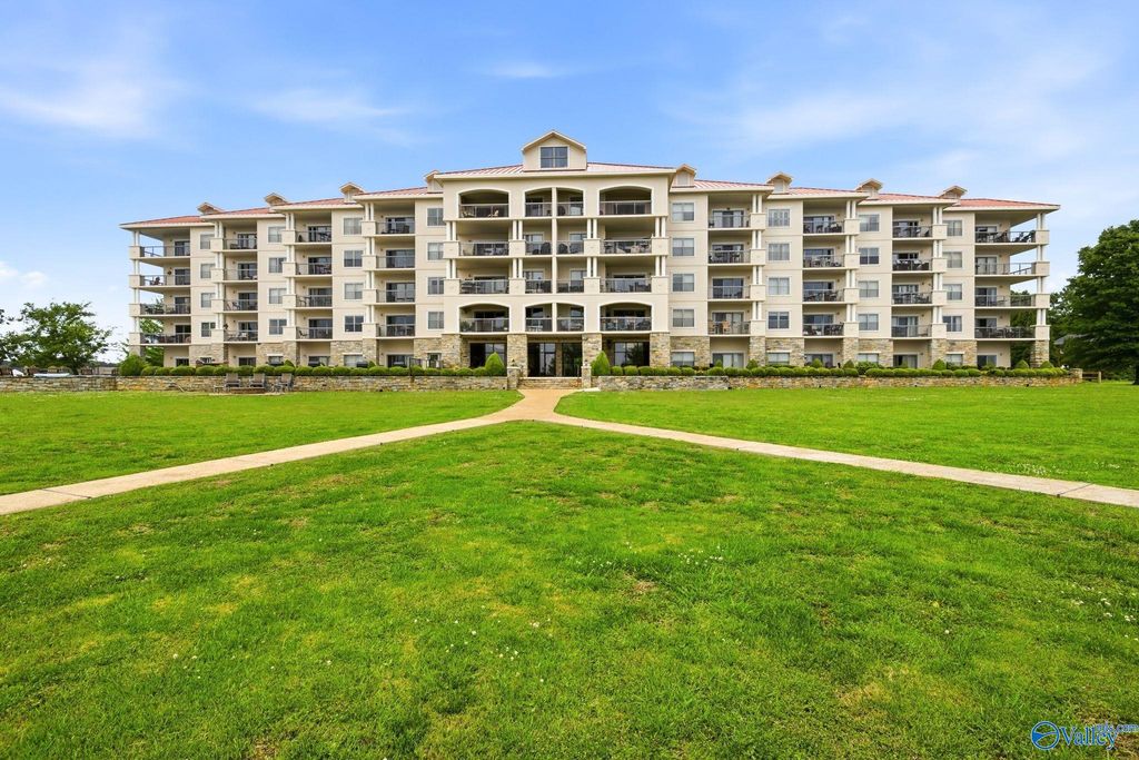 12100 Two Rivers Drive B2-2, Athens, AL 35611