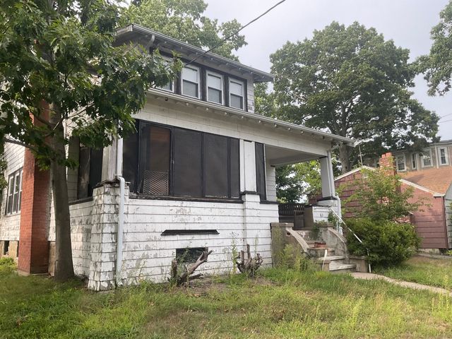 63 Herrod Ave, Brockton, MA 02301