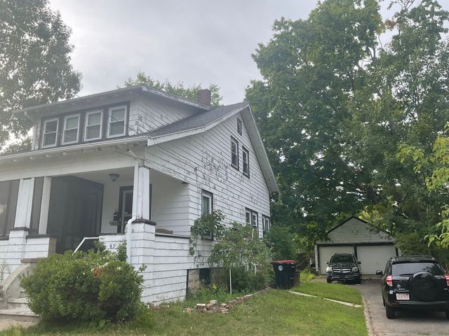 63 Herrod Ave, Brockton, MA 02301