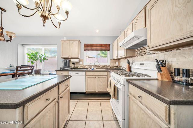 17424 N 1ST Avenue, Phoenix, AZ 85023