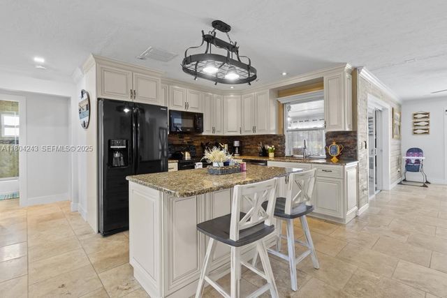 5287 Tiffany Court, Cape Coral, FL 33904