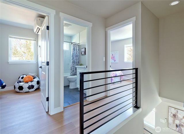 4834 25th Avenue SW, Seattle, WA 98106