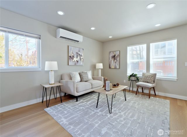 4834 25th Avenue SW, Seattle, WA 98106