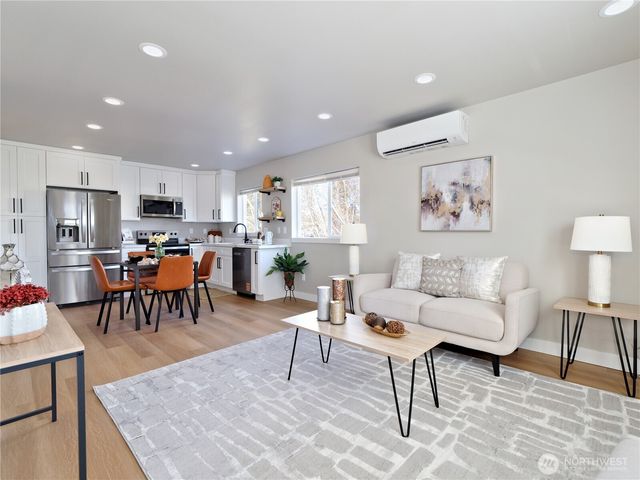 4834 25th Avenue SW, Seattle, WA 98106