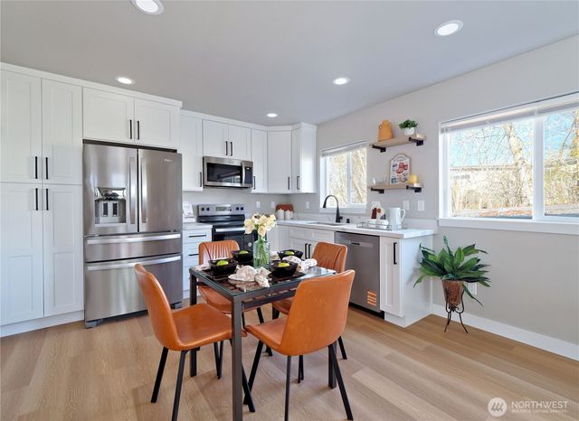 4834 25th Avenue SW, Seattle, WA 98106