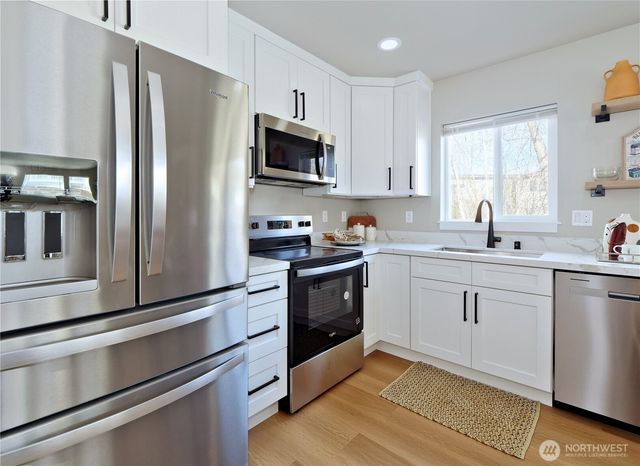 4834 25th Avenue SW, Seattle, WA 98106